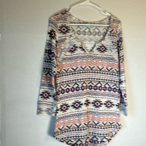 3/$25 Maurice’s Light Weight Knit Aztec V Neck 3/4 Sleeve Southwest Top. Size L - Picture 1 of 11